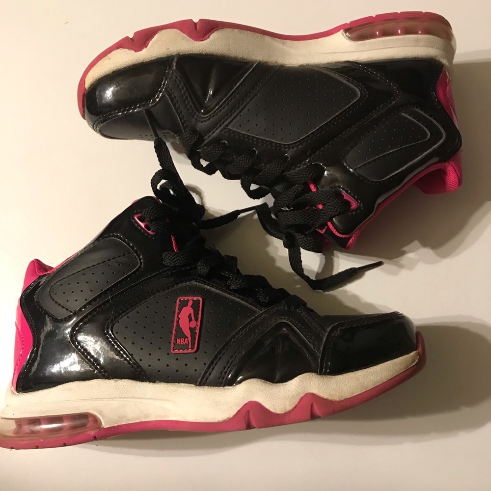 4 NBA pink/black kids shoes
